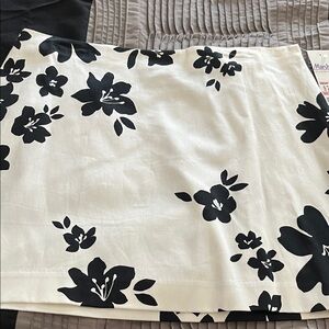 Express Black and White Floral Mini Skirt